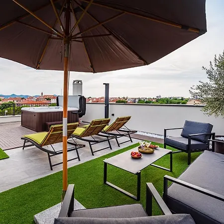 Panorama Deluxe 公寓 *